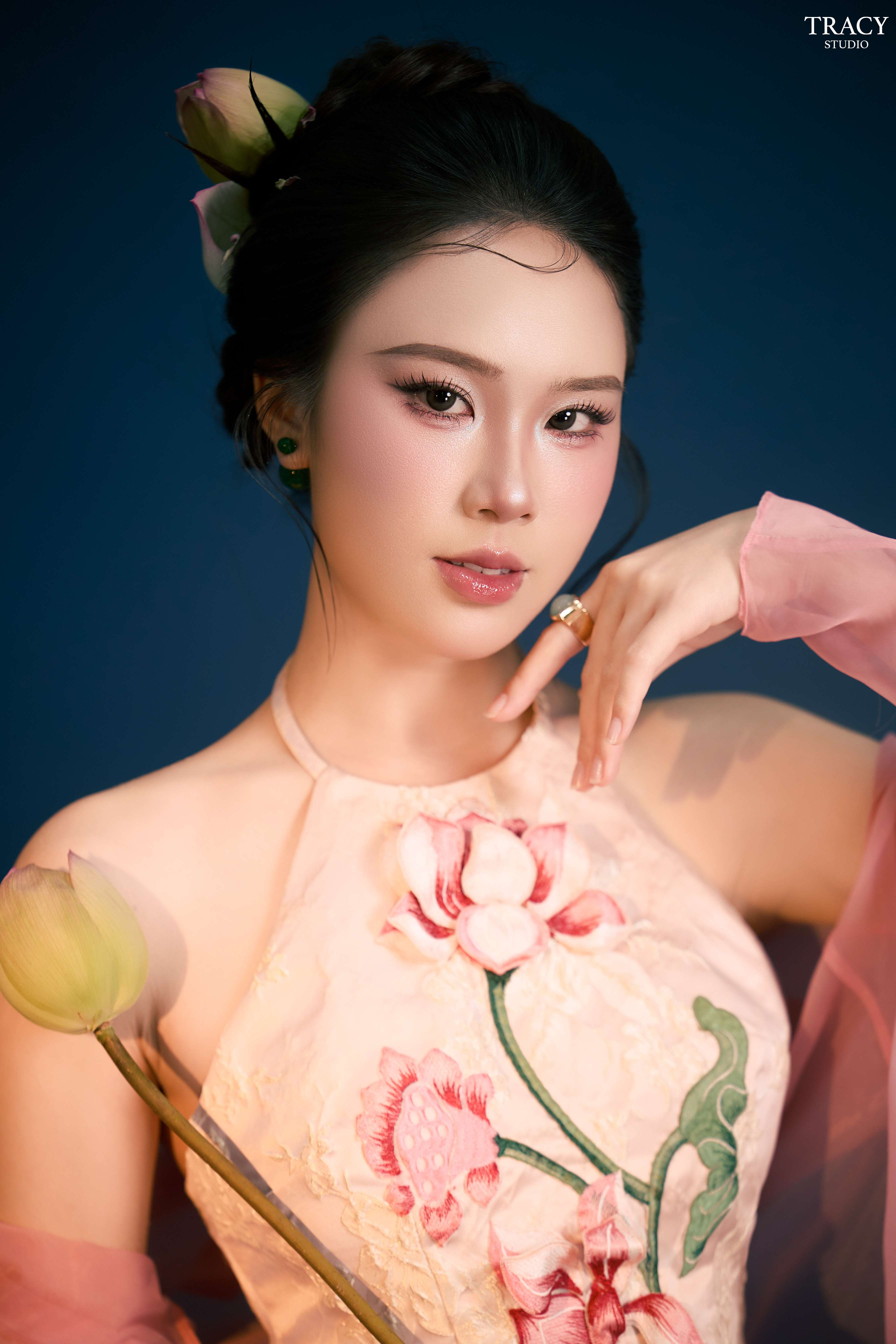 frontend/img/gallery/concept-sen/tracy-studio-chup-concept-sen-van-nguyen (5).jpg